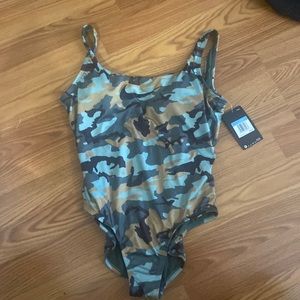 Women’s medium nike swim suit